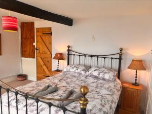 Stunning Jurassic 3 bed with views over Lyme Bay