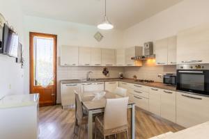 Casa Matilde Vista Mare con Piscina by Wonderful Italy