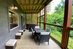 The Sun- Pool Table, Arcade Games, Outdoor Hot Tub, + Resort Access