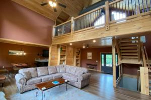 The Sun- Pool Table, Arcade Games, Outdoor Hot Tub, + Resort Access