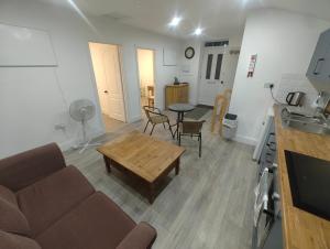 Southall - Sleeps 3 & Great Transport Links