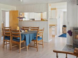 Holiday Home Fenja - 1-2km from the sea by Interhome