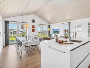Holiday Home Ika - 450m from the sea by Interhome
