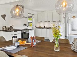 Holiday Home Thordgrim - 600m from the sea by Interhome