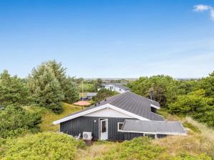 Holiday Home Tineke - 800m from the sea by Interhome