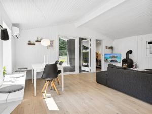 Holiday Home Fiete - 200m from the sea by Interhome