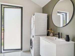 Holiday Home Edina - 350m from the sea by Interhome