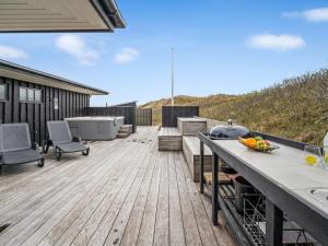 Holiday Home Eyla - from the sea by Interhome