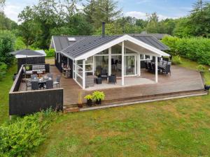 Holiday Home Esmeralda - 350m from the sea by Interhome