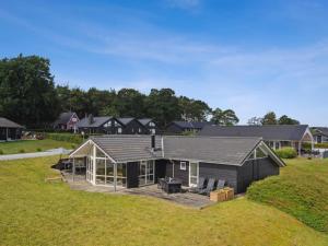 Holiday Home Geeske - 150m from the sea by Interhome