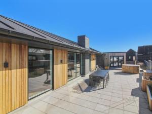 Holiday Home Esme - 400m from the sea by Interhome