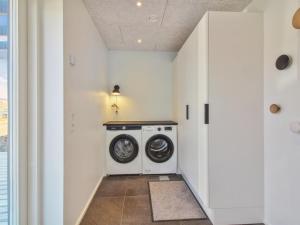 Holiday Home Esme - 400m from the sea by Interhome