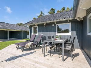 Holiday Home Elina - 600m from the sea by Interhome