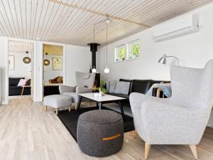 Holiday Home Felippa - from the sea by Interhome