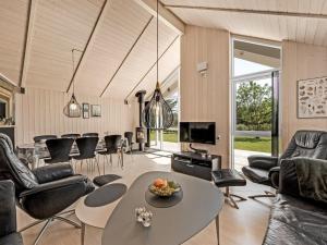 Holiday Home Elina - 600m from the sea by Interhome