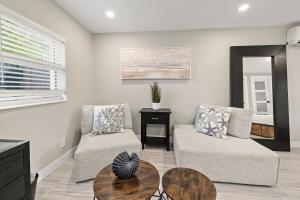 Perfect stay for 2-Walk to Wilton Drive-Shops &bars