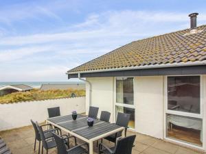 Holiday Home Hilmer - 180m from the sea by Interhome