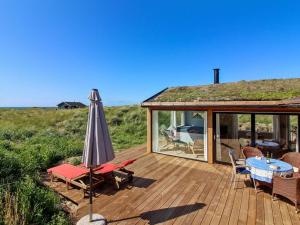 Holiday Home Hoat - 300m from the sea by Interhome