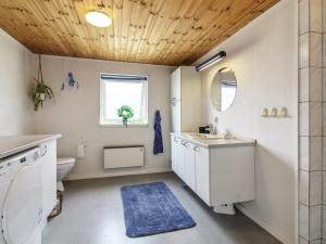 Holiday Home Wisti - 600m from the sea by Interhome