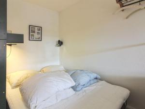 Apartment Marisol - 700m from the sea by Interhome