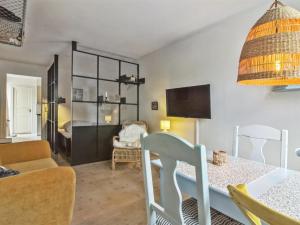 Apartment Marisol - 700m from the sea by Interhome