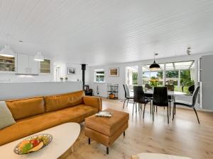 Holiday Home Waghn - 800m to the fjord by Interhome
