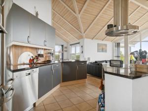 Holiday Home Elspeth - 25m from the sea by Interhome