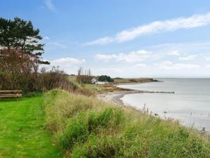 Holiday Home Eyer - 20m from the sea by Interhome