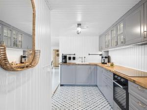 Holiday Home Elizabeta - 175m from the sea by Interhome