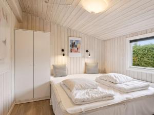 Holiday Home Kjera - 450m from the sea by Interhome