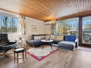 Holiday Home Aage by Interhome