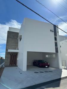 Beach house Yomitan 都屋別館