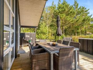 Holiday Home Roska - 1-3km from the sea by Interhome