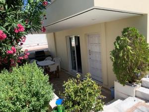1 Bed Apartment near the beach