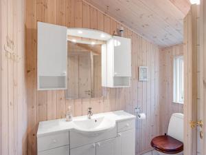 Holiday Home Thrineke - 600m from the sea by Interhome