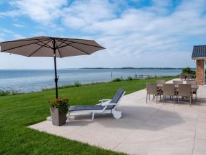 Apartment Volmar - 10m from the sea by Interhome