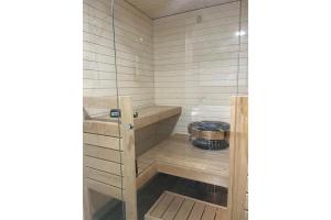 Snowflake XI Family rooms