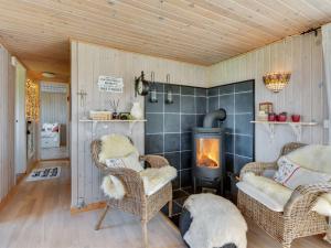 Holiday Home Heilo - from the sea by Interhome
