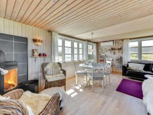 Holiday Home Heilo - from the sea by Interhome