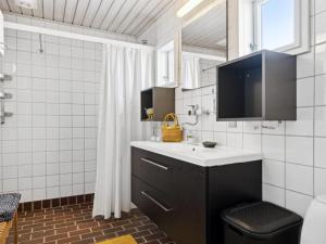 Holiday Home Leny - 900m from the sea by Interhome