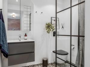 Apartment Yorick - 300m from the sea by Interhome