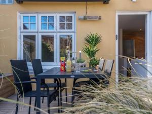 Apartment Yorick - 300m from the sea by Interhome