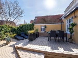 Apartment Yorick - 300m from the sea by Interhome