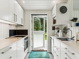 Holiday Home Anett - 375m from the sea by Interhome