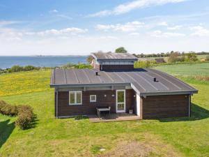 Holiday Home Halvor - 275m from the sea by Interhome