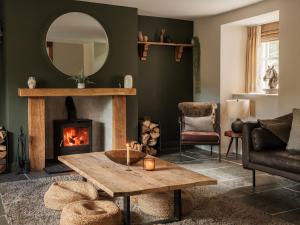 Lower Well Farm House