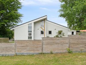 Holiday Home Beske - 130m from the sea by Interhome