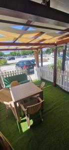 Studio Complex Alfa&Beta Saturn la parter cu terasa