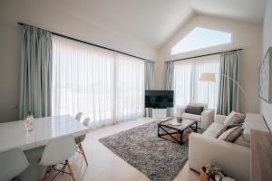 Luxury Penthouse Alcazaba Lagoon 622 - EHHouse