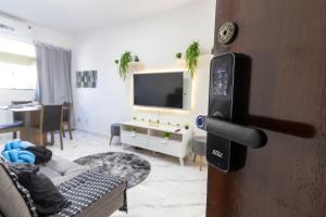 Apê Novo 5 min do Centro, Shopping e Praia com Garagem e Ar condicionado